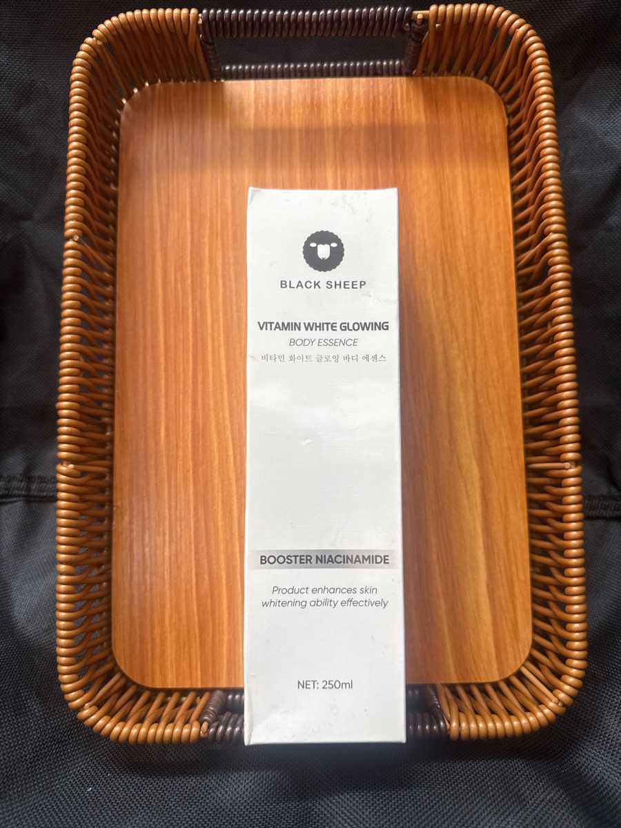 Black Sheep Vitamin White Glowing Body Essence 250ml thumbnail 2