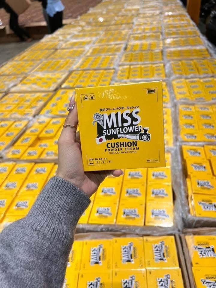 Miss Sunflower Cushion Power Cream thumbnail 2