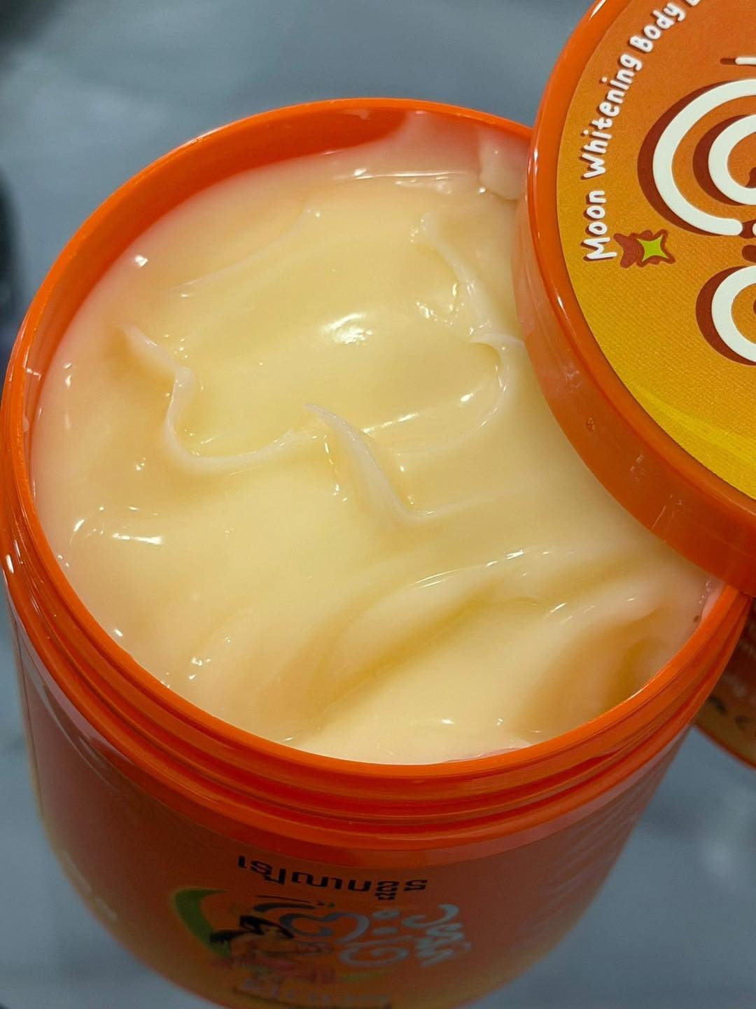 Moon Body lotion ព្រះច័ន្ទ thumbnail 3