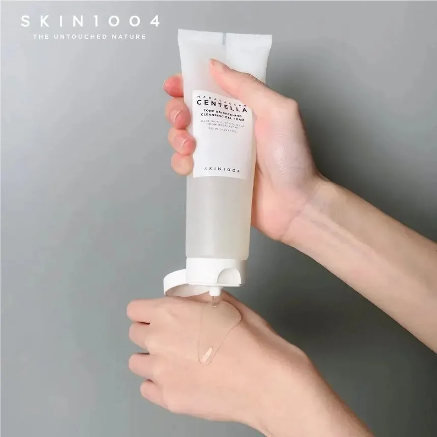 SKIN1004 Tone Brightening Cleansing Gel Foam 125ML thumbnail 2