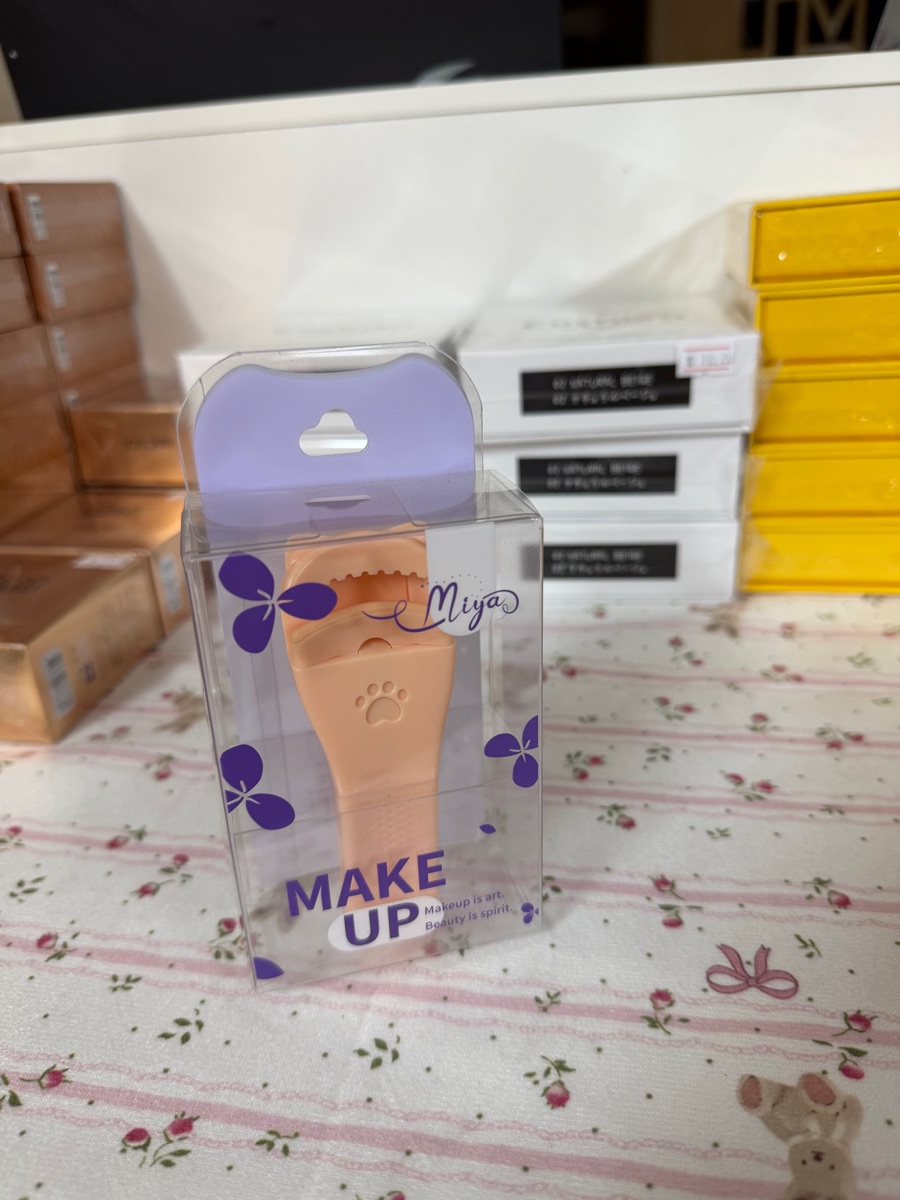 Makeup Eyelash Curver ជើងឆ្មា