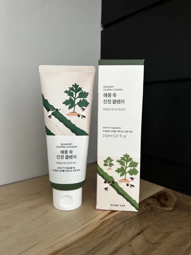 ROUND LAB Mugwort Calming Cleanser 150ML