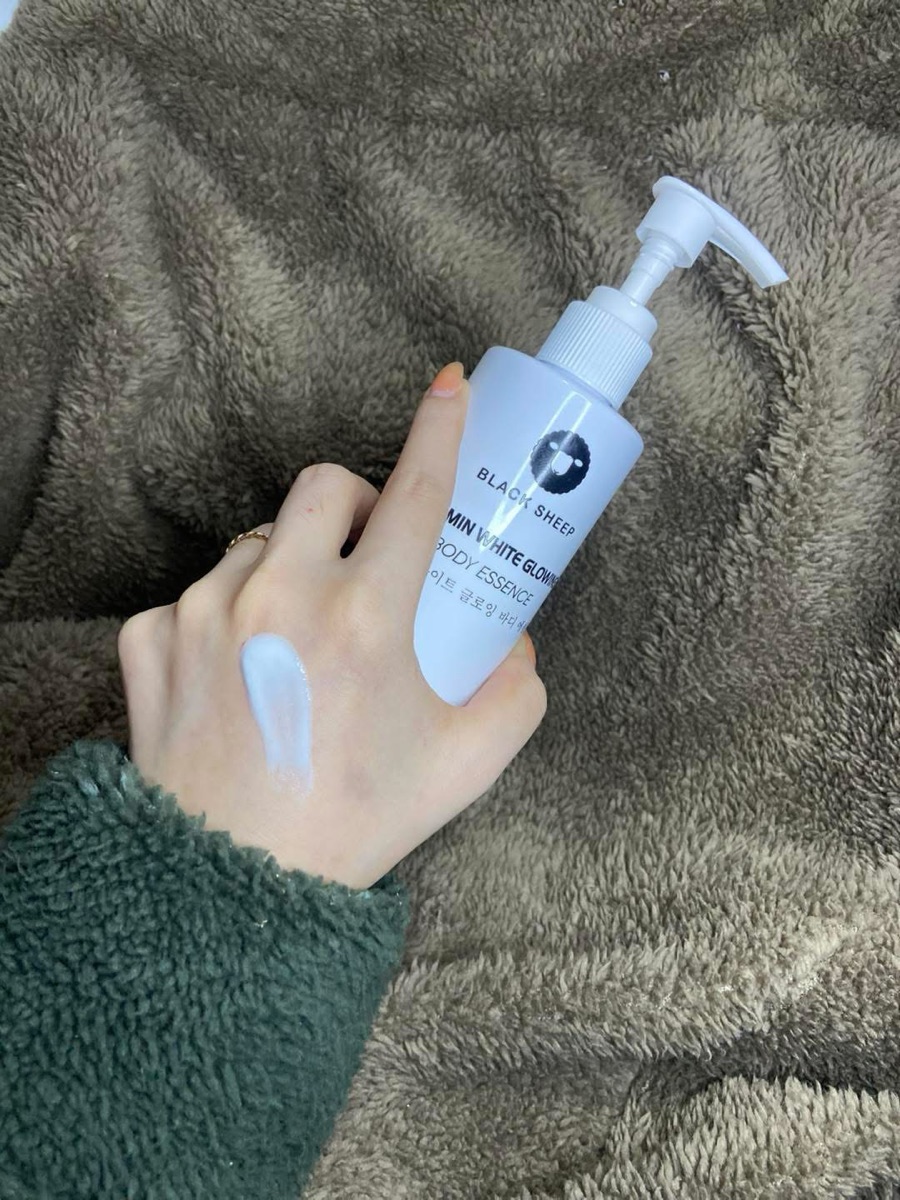 Black Sheep Vitamin White Glowing Body Essence 250ml thumbnail 4