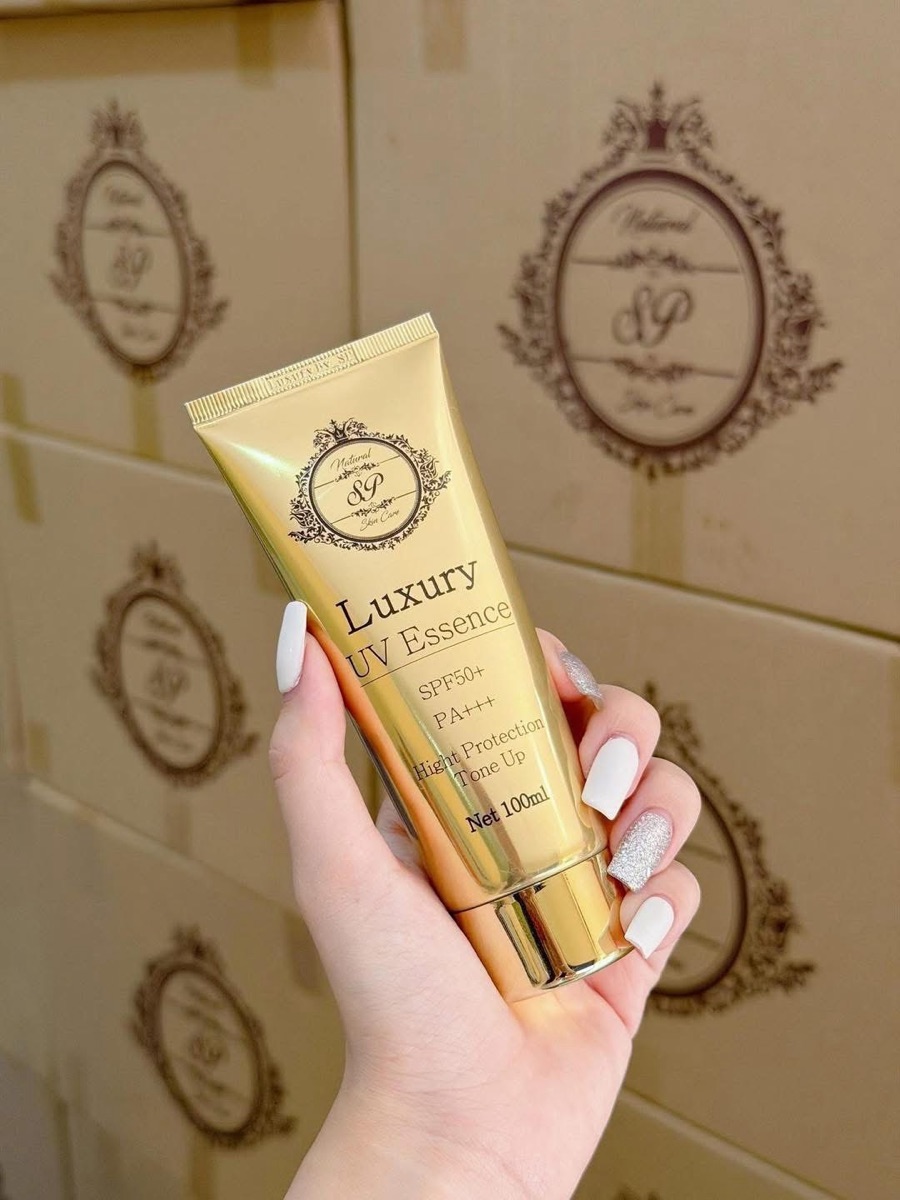 Luxury UV Essence SPF50+ PA+++High Protection Tone UP